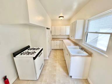 Main picture of 233 Granada Ave