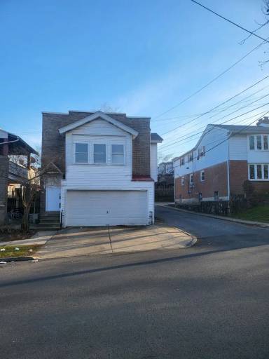 Main picture of 2212 W Liberty St