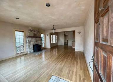Main picture of 236 Geil St