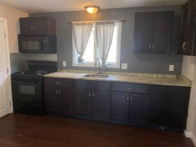 Main picture of 671 Durfee St
