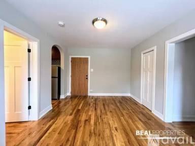 Main picture of 550 W Arlington Pl Apartments