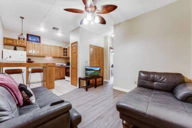 Main picture of 1389 University Ave