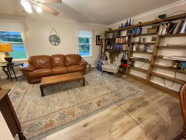 Main picture of 2000 Ashley Dr