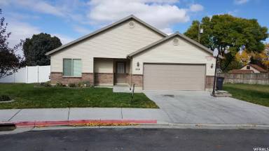 Main picture of 859 N 460 E