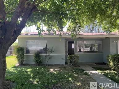 Main picture of 32139 N Floral St