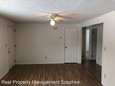 Main picture of 323 W River Rd
