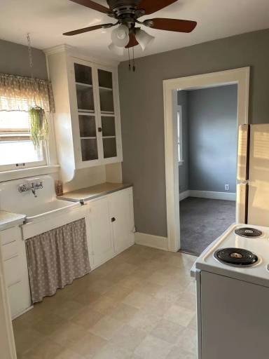 Main picture of 117 E 8th St