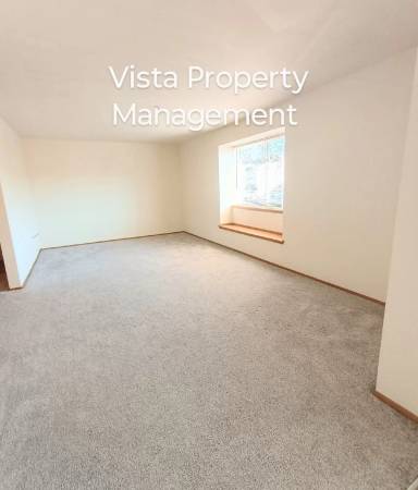 Main picture of 9006 Main St E