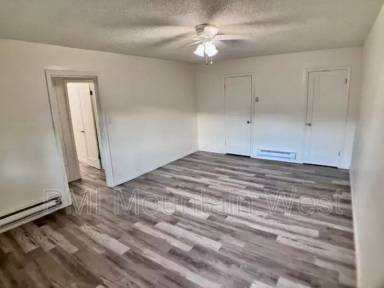 Main picture of 1360 S Main St