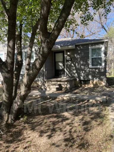 Main picture of 2313 S Belmont St