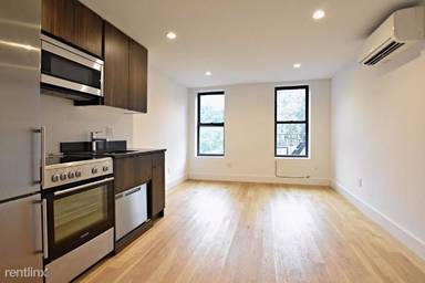 Main picture of 738 East 6th St