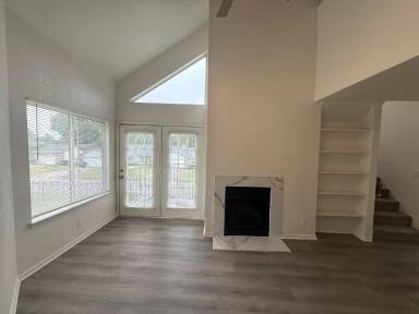 Main picture of 6639 S Victor Ave