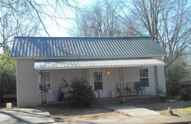 Main picture of 905 Williams St