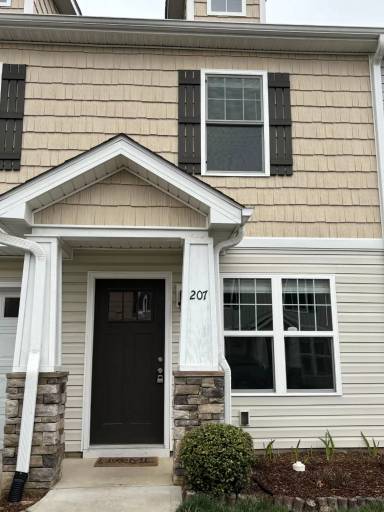 Main picture of 207 Stoney Point Way