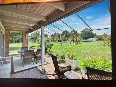 Main picture of 50 Linden Ct