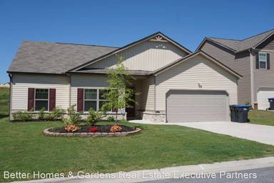 Main picture of 223 Sims Ct