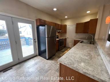 Main picture of 928 W Olive St