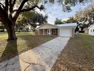 Main picture of 129 River Dr
