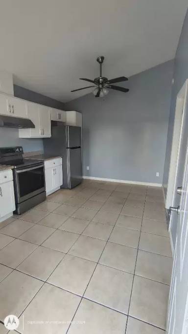 Main picture of 7038 W Fillmore St