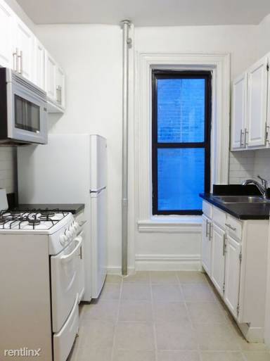 Main picture of 230  East 78th St