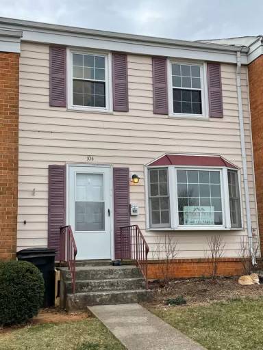 Main picture of 104 Southampton Dr