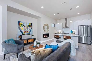Main picture of 1621 King St