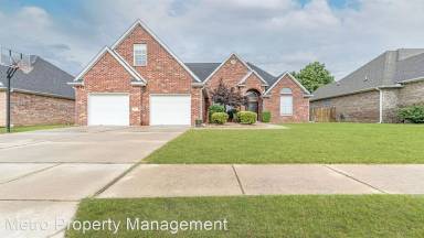 Main picture of 5604 S 43rd St