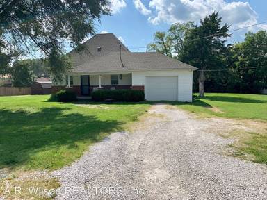 Main picture of 3435 N Farm Road 171
