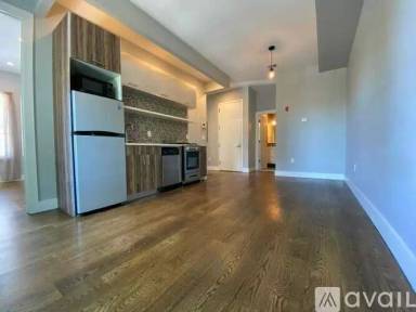 Main picture of 640 Knickerbocker Ave
