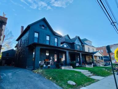 Main picture of 225 King Ave