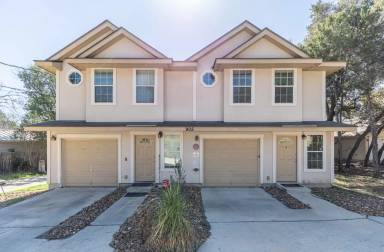 Main picture of 905 Wood Rd