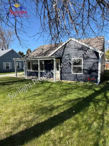 Main picture of 2228 Maple St