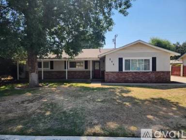 Main picture of 575 Acacia Ave