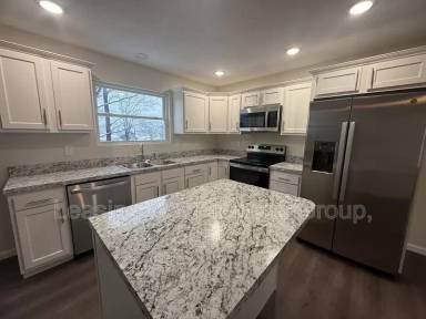 Main picture of 85 Christian Ct