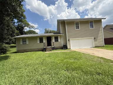 Main picture of 3131 Peggy Rd