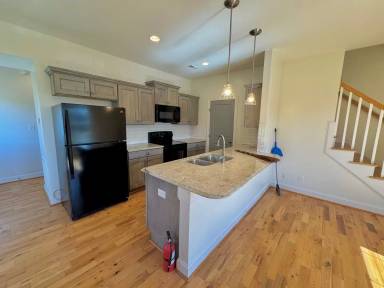 Main picture of 2602 Confederate Ave