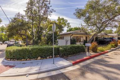 Main picture of 111 E Eucalyptus St