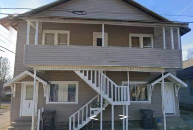 Main picture of 215 1/2 S Madison Ave