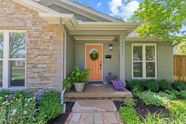 Main picture of 7411 Morton St