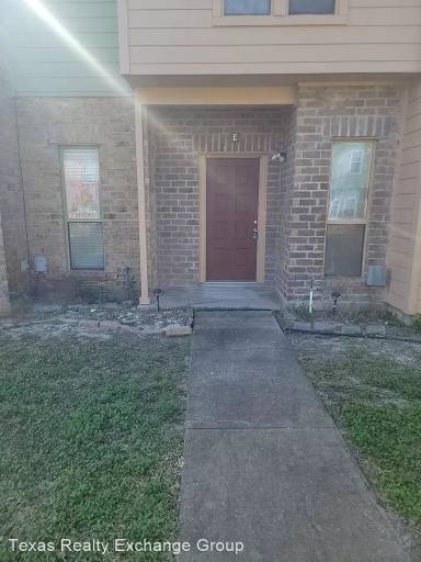 Main picture of 2809 Saint Joseph St