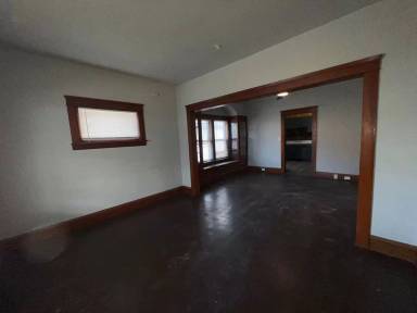 Main picture of 4091 E 56th St