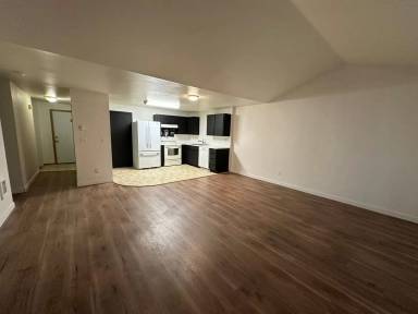 Main picture of 1140 W Vine St