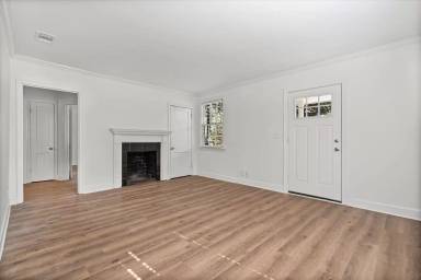 Main picture of 5213 Pineview Ln S
