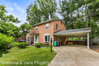 Main picture of 8603 Laverne Dr