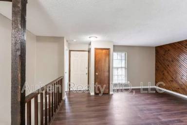 Main picture of 10101-121 E 67th St