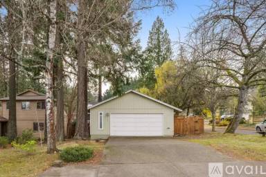 Main picture of 4830 SW Marigold St