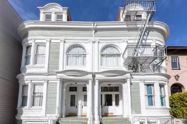 Main picture of 2264 Green St