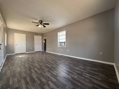 Main picture of 2057 N Travis Ave