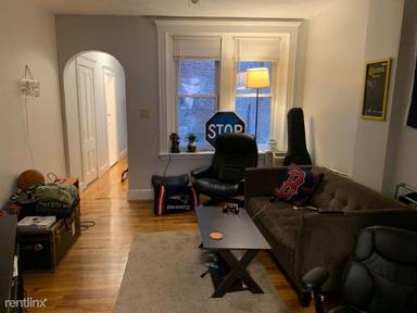 Main picture of 109 Salem St