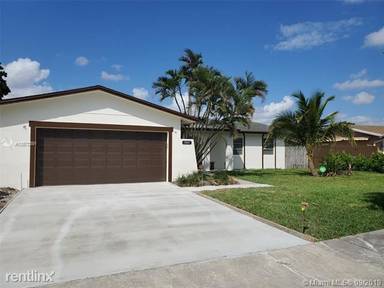 Main picture of 13021 SW 82nd Ter